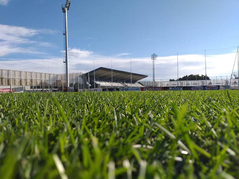 Rizollatura del campo in erba ibrida al Juventus Training Center, Paradello