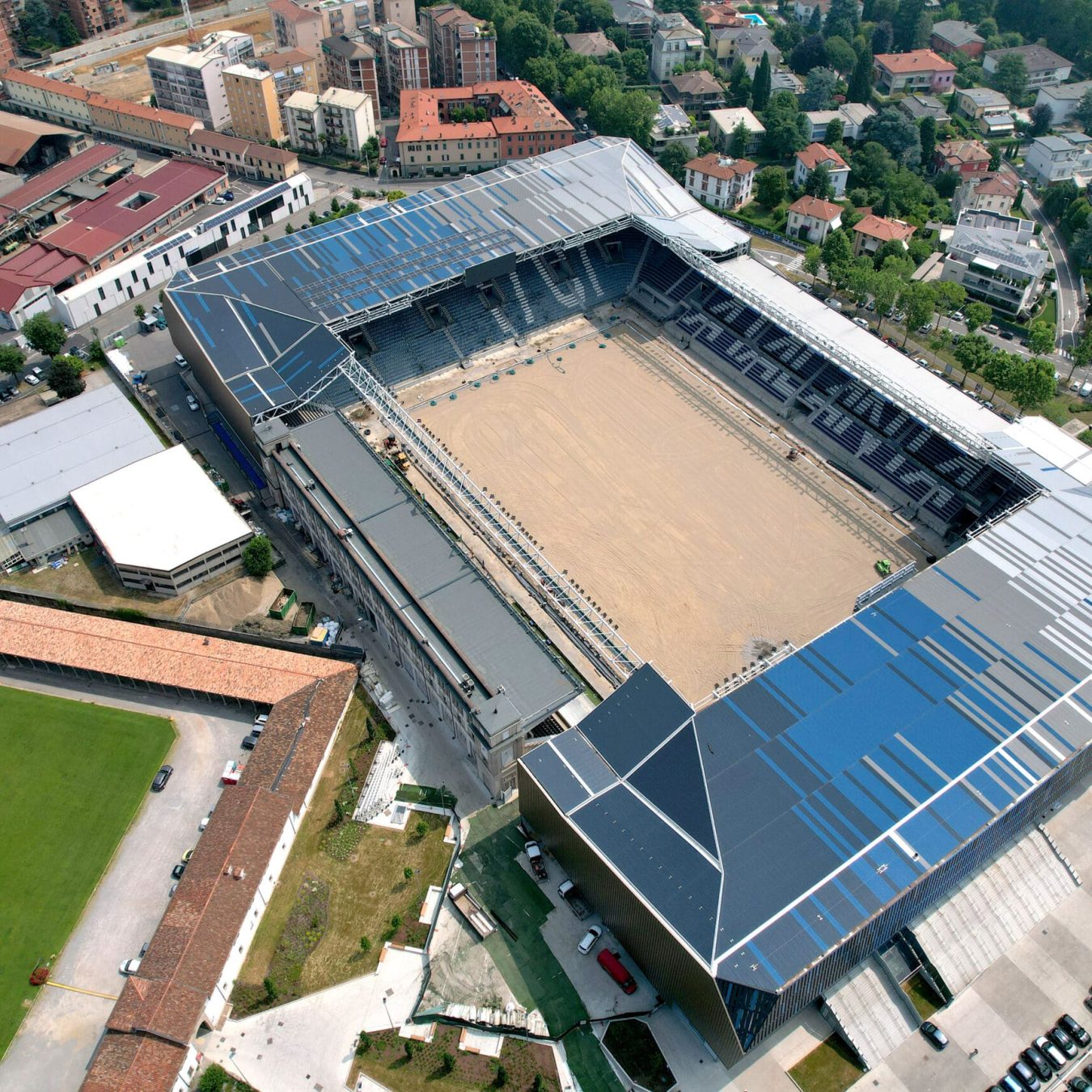 Fase iniziale dei lavori sul terreno di gioco New Balance Arena Bergamo, Paradello